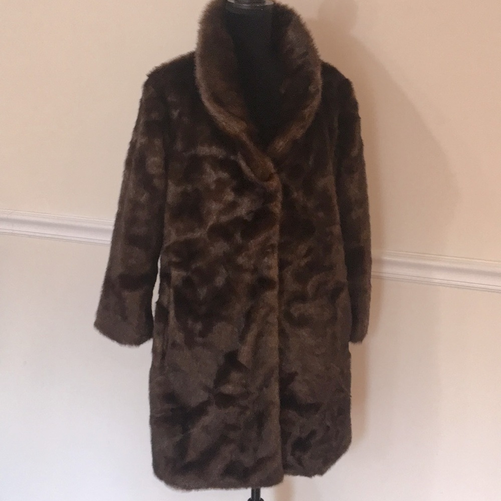 FAUX FUR COAT SIZE 3XL